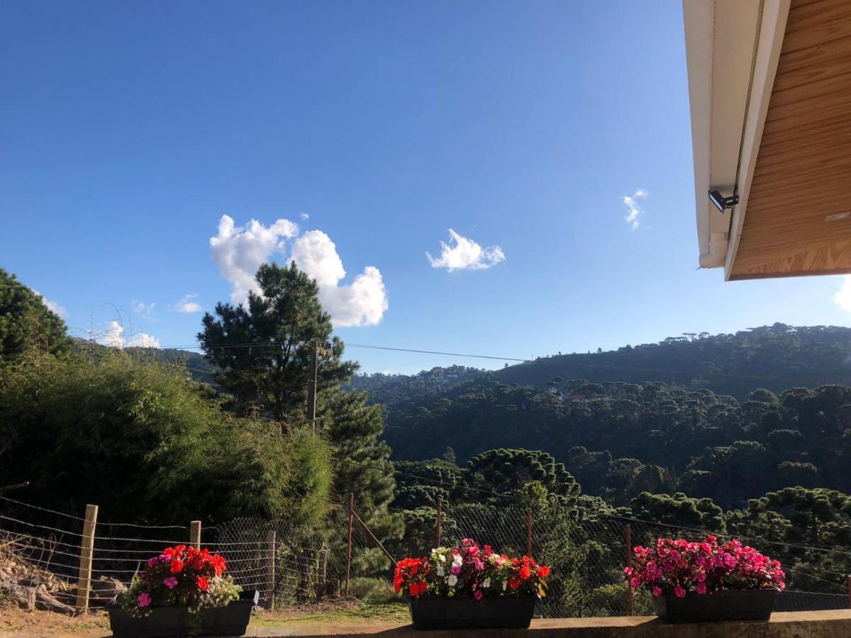Casa Aconchegante Na Montanha Lejlighed Campos do Jordão Eksteriør billede