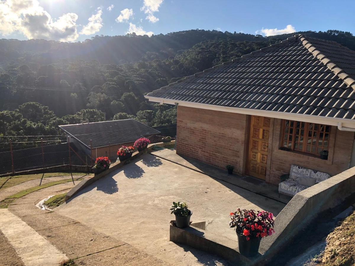 Casa Aconchegante Na Montanha Lejlighed Campos do Jordão Eksteriør billede