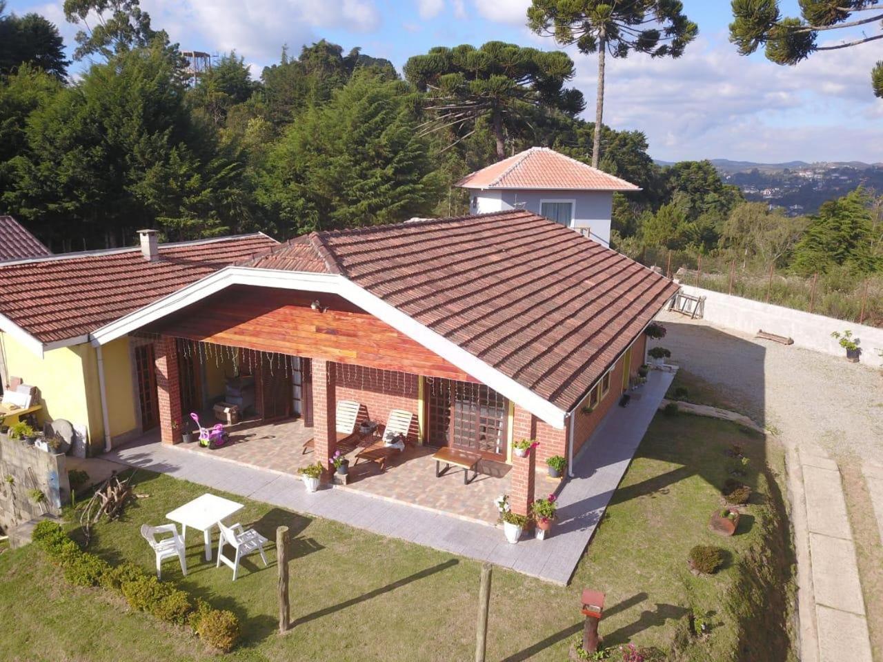 Casa Aconchegante Na Montanha Lejlighed Campos do Jordão Eksteriør billede
