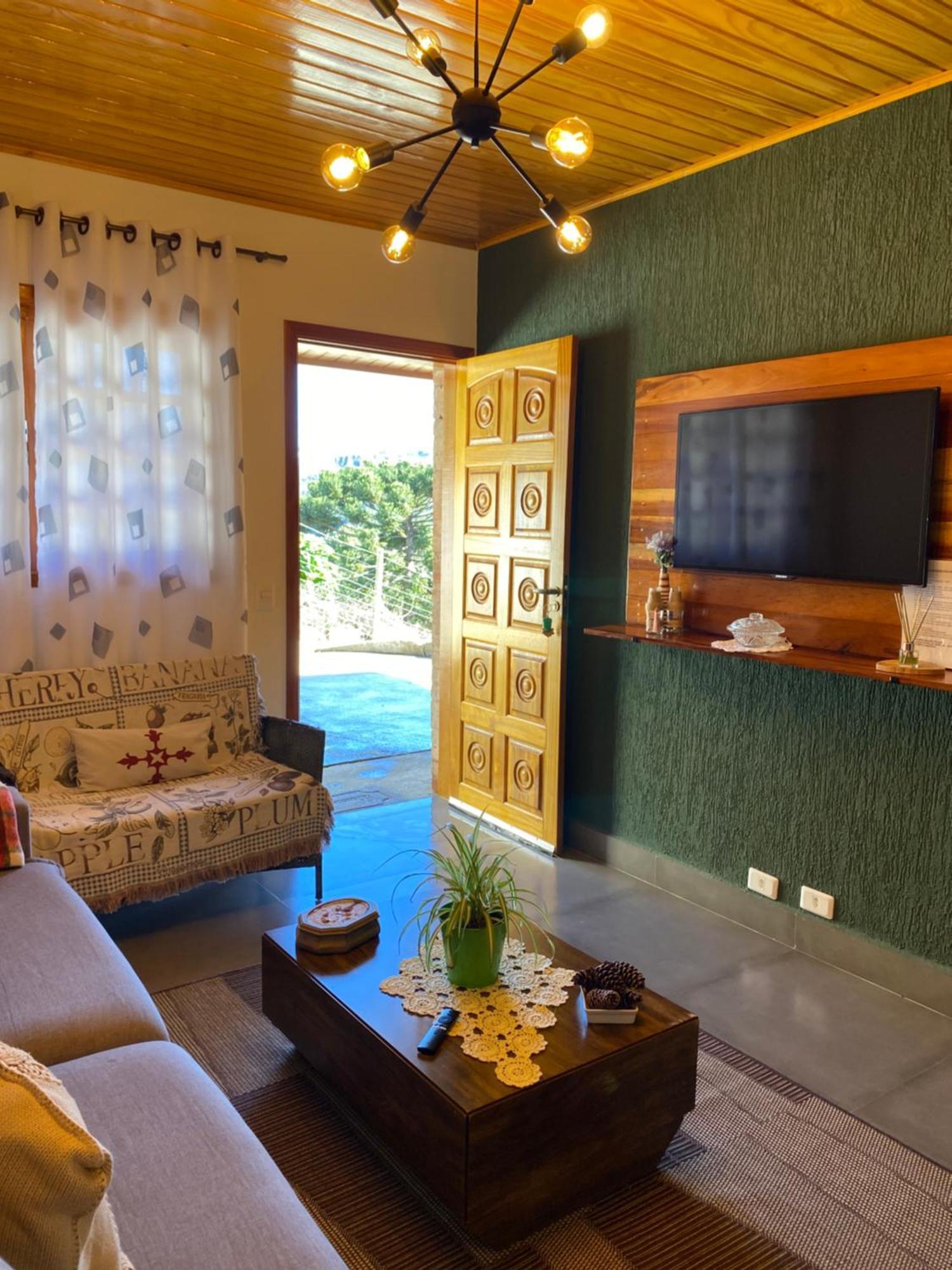 Casa Aconchegante Na Montanha Lejlighed Campos do Jordão Eksteriør billede