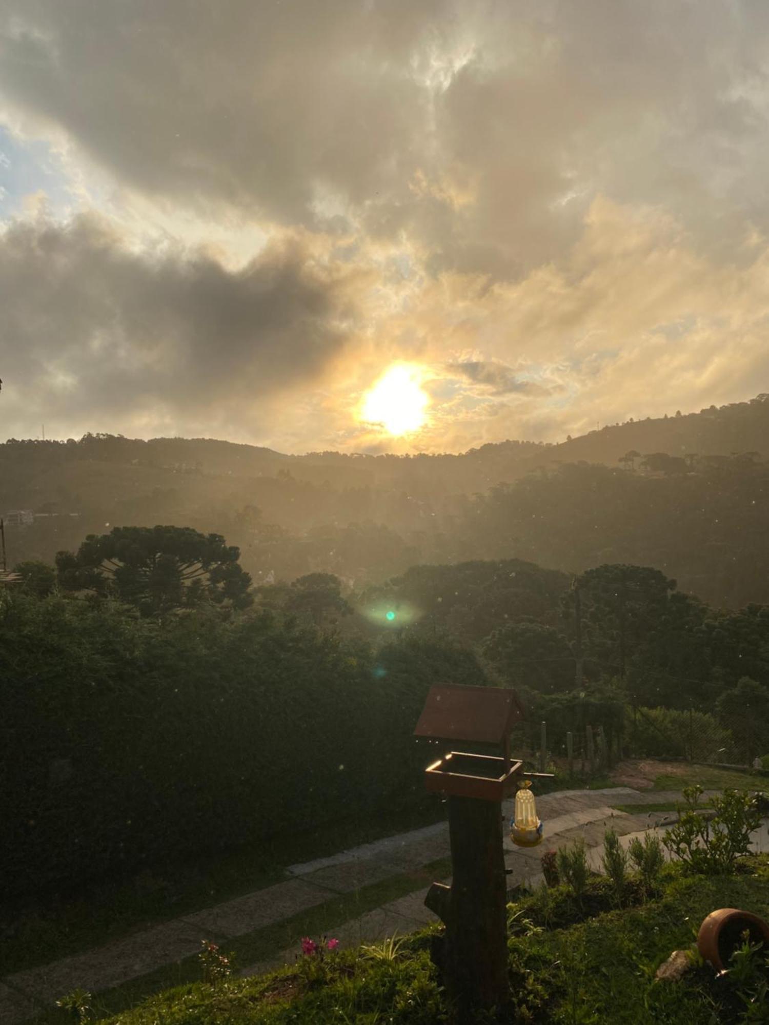 Casa Aconchegante Na Montanha Lejlighed Campos do Jordão Eksteriør billede