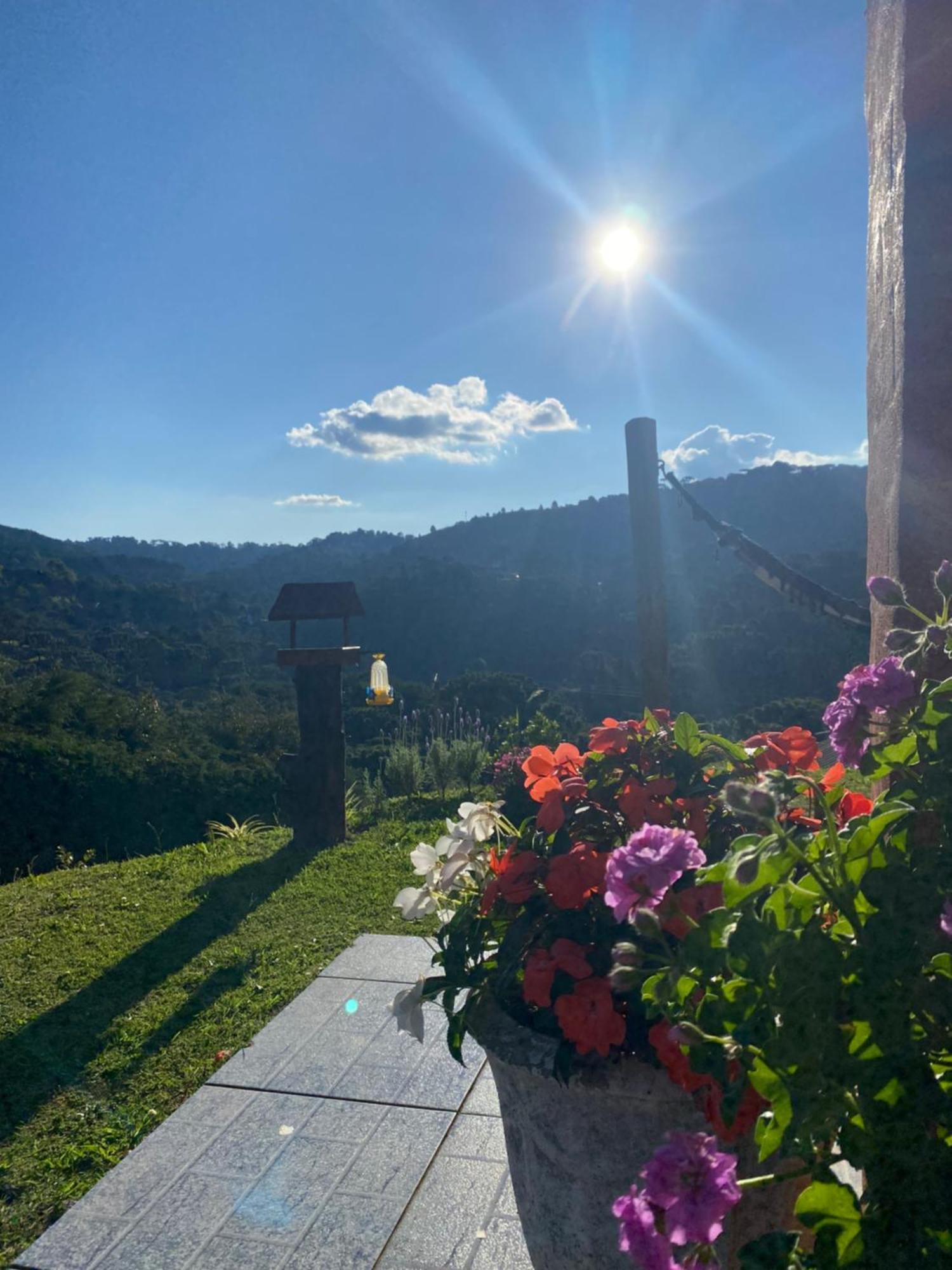 Casa Aconchegante Na Montanha Lejlighed Campos do Jordão Eksteriør billede
