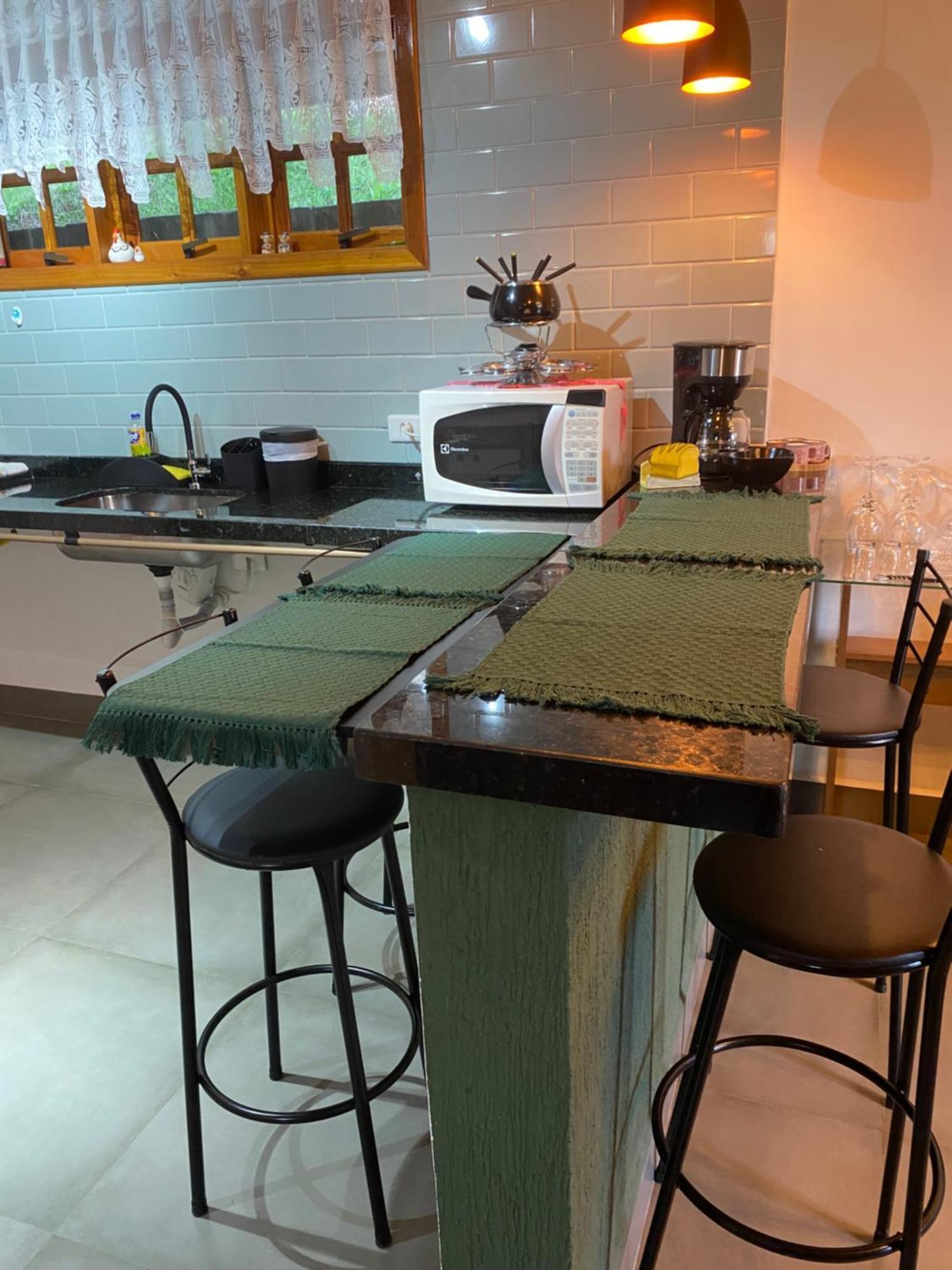 Casa Aconchegante Na Montanha Lejlighed Campos do Jordão Eksteriør billede