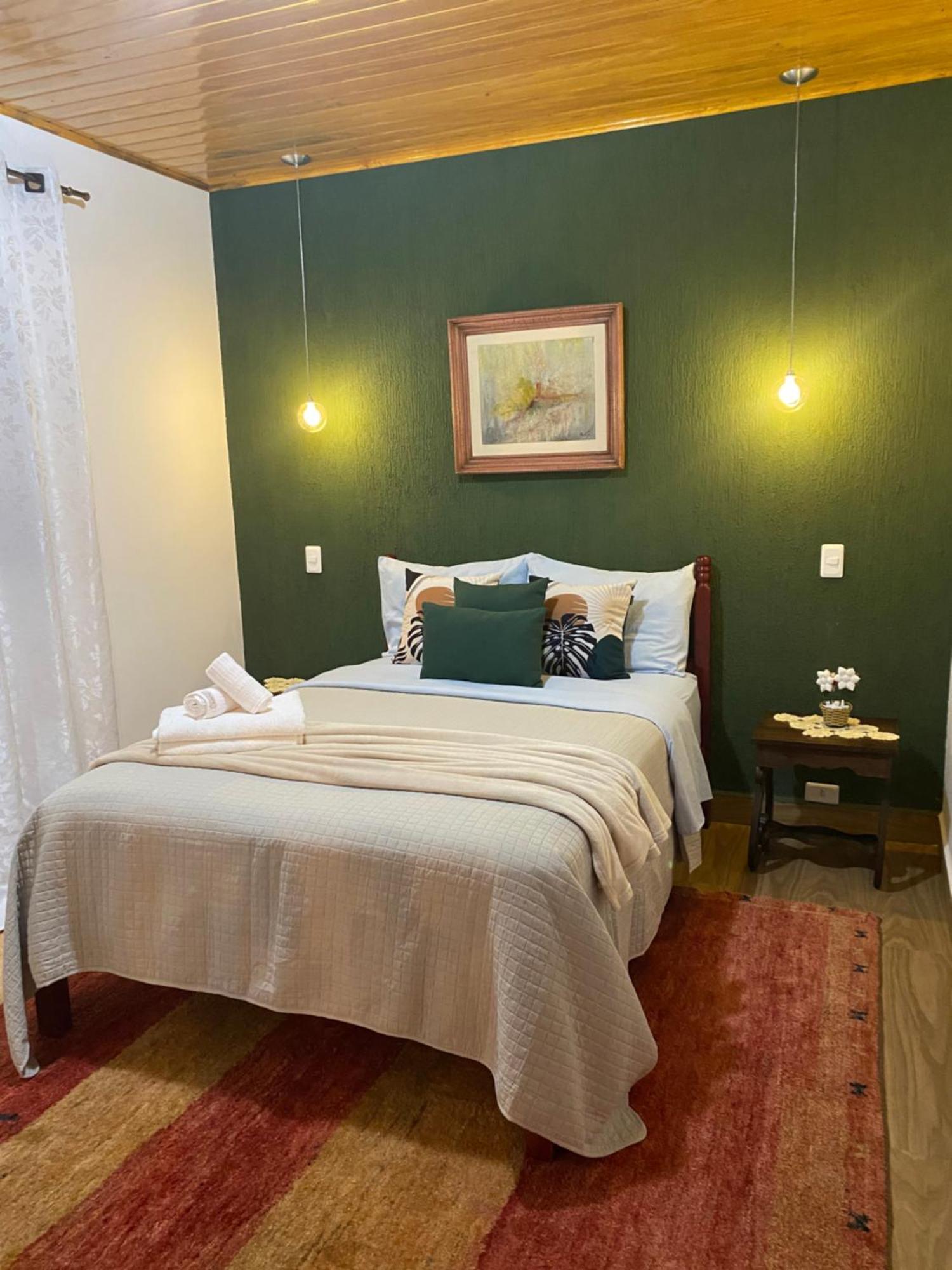 Casa Aconchegante Na Montanha Lejlighed Campos do Jordão Eksteriør billede